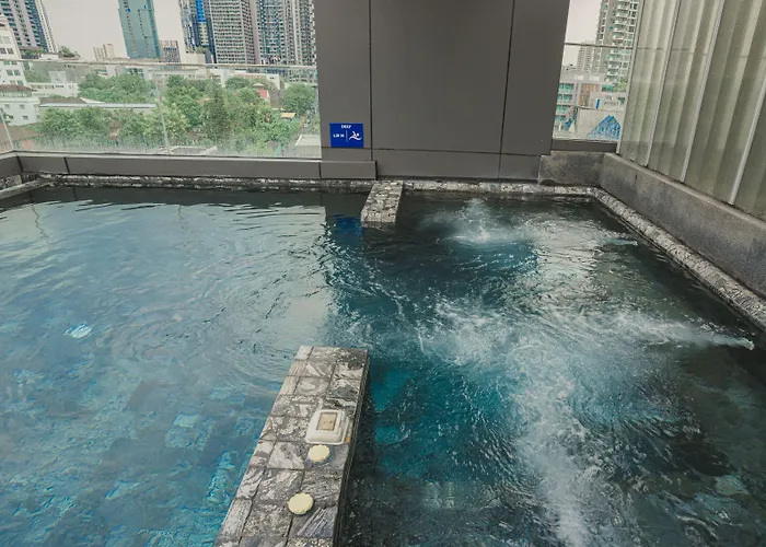 Voque & Serviced Sukhumvit 51 4*