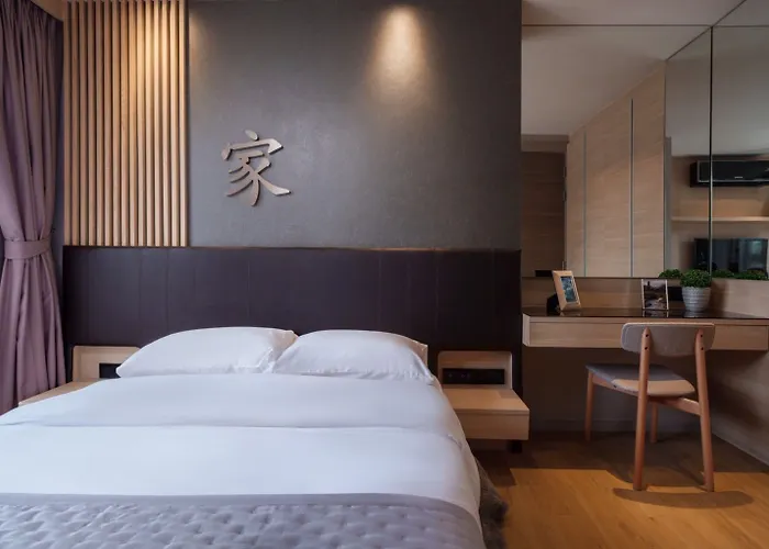 Voque & Serviced Sukhumvit 51 Hotel Bangkok