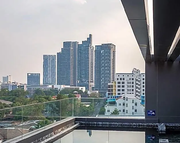Voque & Serviced Sukhumvit 51 Hotel
