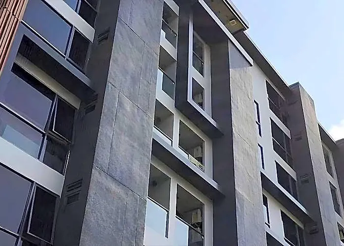 Voque & Serviced Sukhumvit 51 Hotel