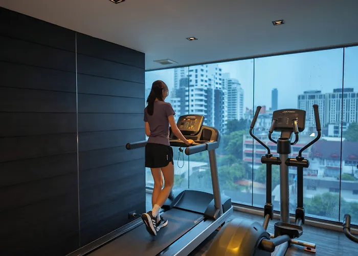 Voque & Serviced Sukhumvit 51 מלון