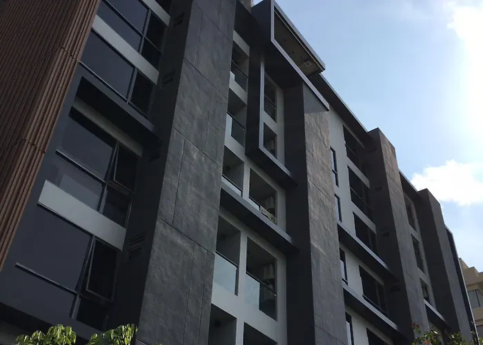 Voque & Serviced Sukhumvit 51 4*