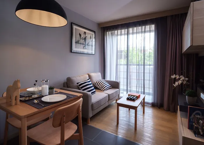Voque & Serviced Sukhumvit 51 מלון 4*