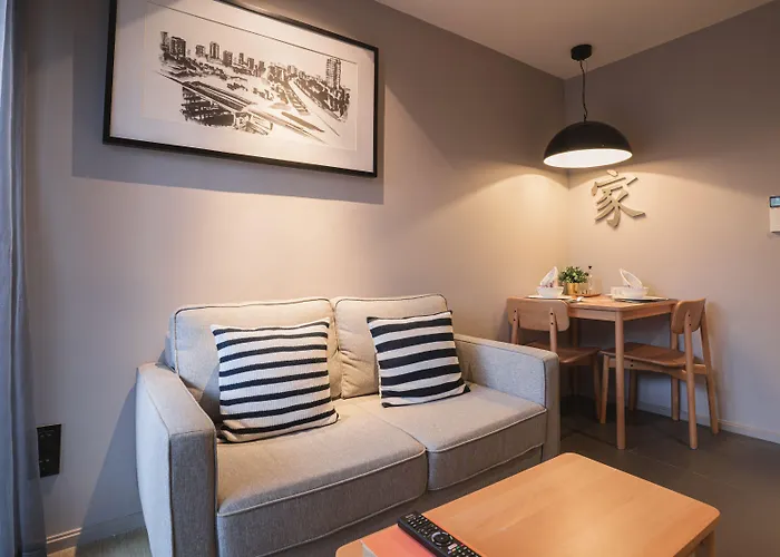Voque & Serviced Sukhumvit 51 בנגקוק